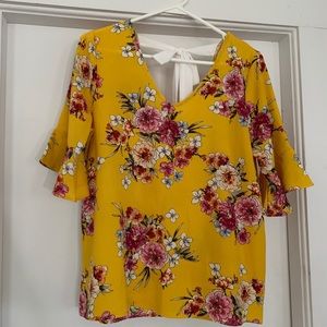 Floral Blouse with Trumpet Sleeve, size M